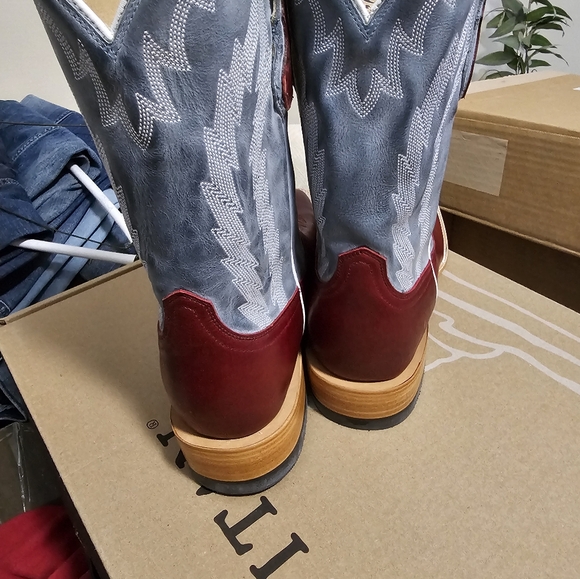 Mens Cowboy Boots - Picture 3 of 6